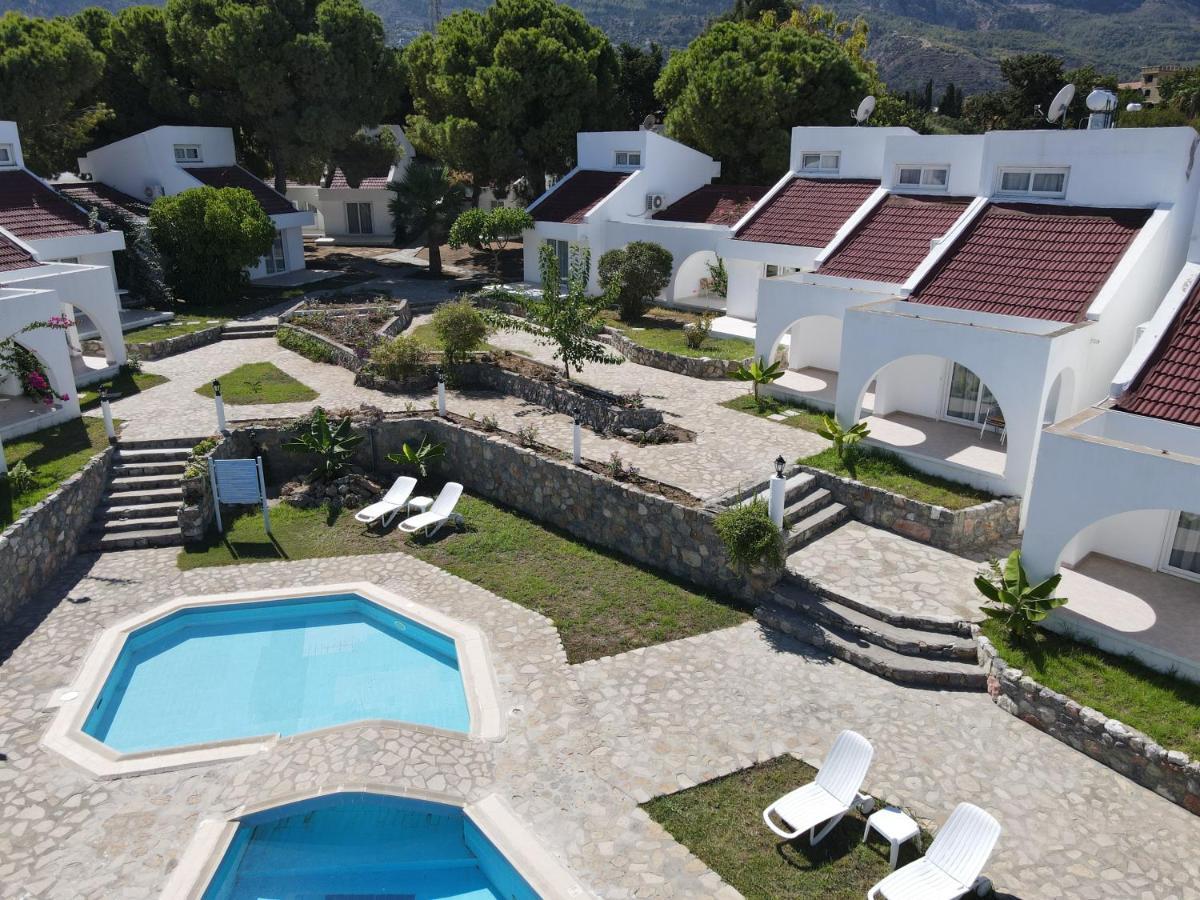 Club Lapethos Bungalow Kyrenia  Exterior photo
